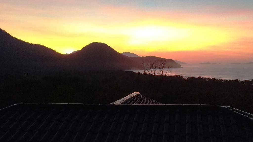 Burung Flats Itamambuca - Hospedagem Com Vista Para O Mar Ubatuba Esterno foto